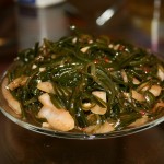 Рыбный салат с морской капустой.