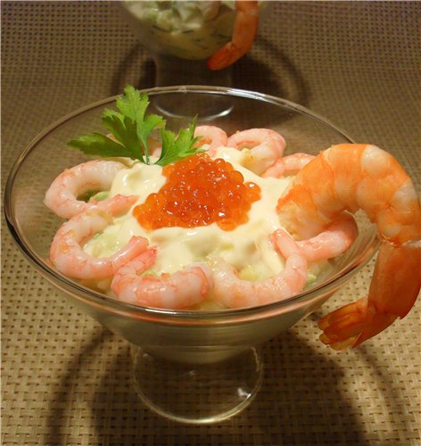 Салат «Новогодний» с морепродуктами.