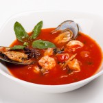 Томатный суп из морепродуктов
