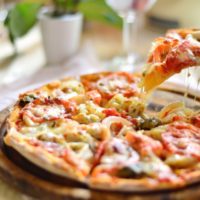 16433 Рецепт Пицца на сковороде "4 сыра"
