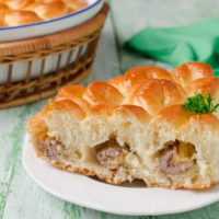 16611 Рецепт Дрожжевой пирог с мясом и сыром