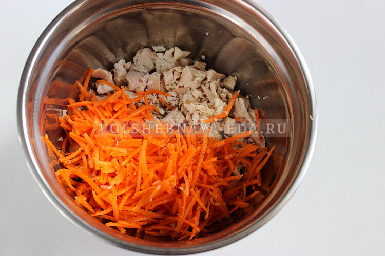 salat s kuricej morkovy i kukuruzoj 2